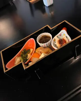 ミディアム カラー パーマ ヘアアレンジ メンズ キッズ ネイル マツエク・マツパ アイブロウ 堀井 凌平のヘアスタイル