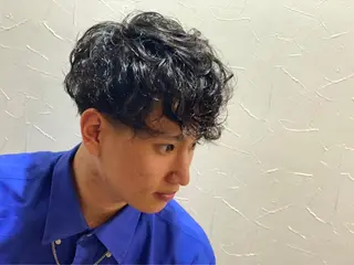 ショート パーマ メンズ 渡邉 真生のヘアスタイル
