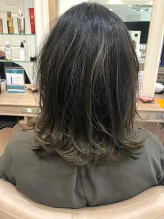 カラー 下平 秀美のヘアスタイル