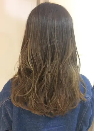 ミディアム カラー 中山 天地のヘアスタイル