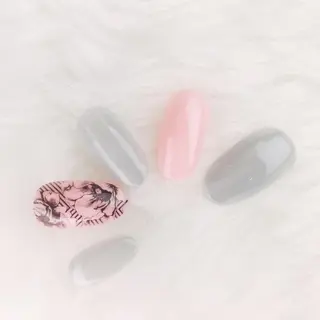 ネイル nail salon Emi la beaute 心斎橋店所属・坪野 めぐみのネイルデザイン