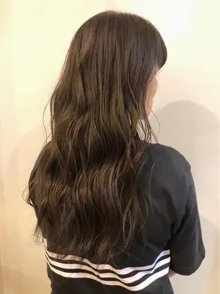 ロング カラー 安藤 佑衣のヘアスタイル