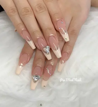 セミロング Pio Mielのネイルデザイン