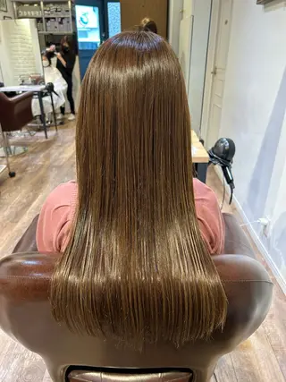 ロング カラー MILLOR “ミラー”のヘアスタイル