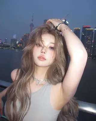 ロング 艶髪ハイトーンカラー 渋谷🎀ririkaのヘアスタイル