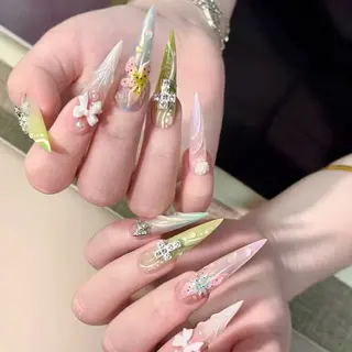 ネイル 相沢 さやかのネイルデザイン