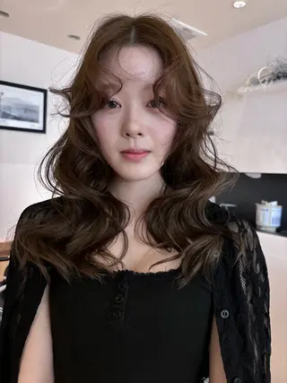 ロング カラー Lisa🪄似合わせ ／デザインカラーのヘアスタイル