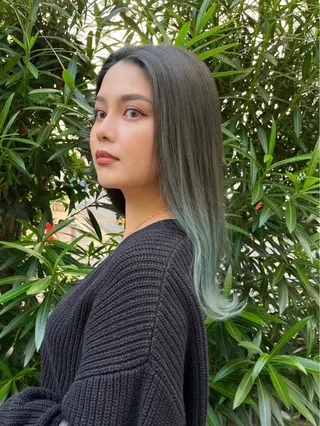 セミロング カラー エクステ ハイトーン 💭黒崎ハルカのヘアスタイル