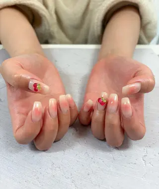 ネイル 伊里 怜華のネイルデザイン