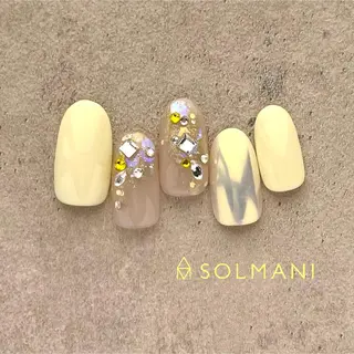ネイル SOLMANI 予約担当のネイルデザイン