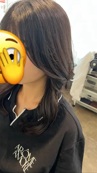 セミロング 川村 綾のヘアスタイル