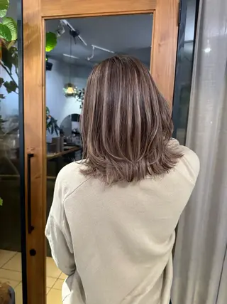 ミディアム 岸川 恭子のヘアスタイル