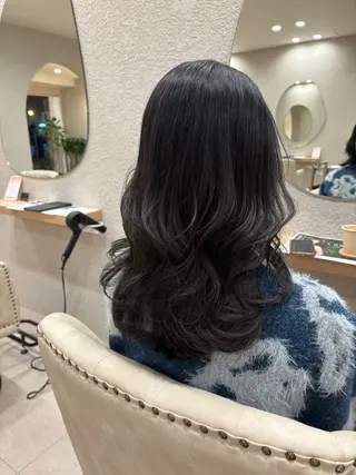 セミロング 透明感カラー⭐️🌈 野村玲美のヘアスタイル