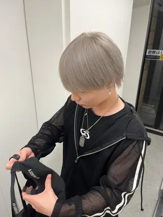 カラー メンズ ユイ☆ハイトーン ☆ブリーチデザインのヘアスタイル