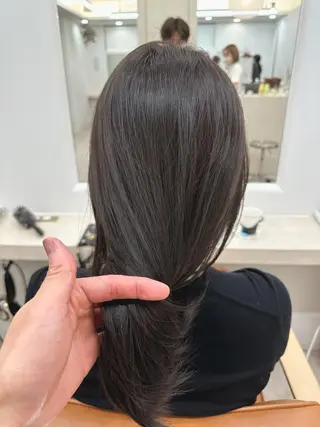 ミディアム カラー Henrietta  自由が丘所属・ベージュ/ブリーチ無 し/透明感/yukiのヘアスタイル