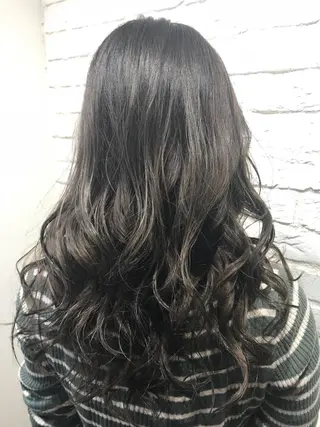 セミロング カラー UMEDA FIGAROのヘアスタイル