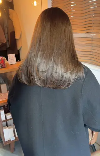 セミロング カラー 顔周りレイヤー🌈 透明感カラ⭐️RENのヘアスタイル