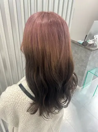 セミロング あやめ🪽 オリーブ/ハイトーンのヘアスタイル