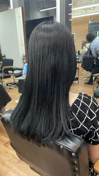 カラー 中川 紗希のヘアスタイル
