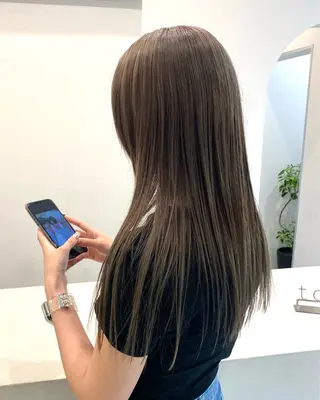 ロング カラー 小西 由季乃のヘアスタイル