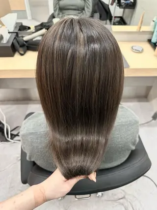 セミロング モテ髪💛美髪矯正 ✨艶髪特化🫧山根のヘアスタイル