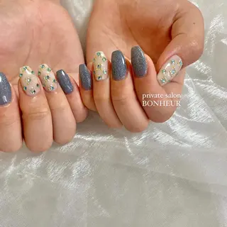 ネイル BONHEUR Annaのネイルデザイン