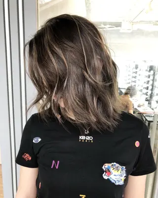 ミディアム カラー レイヤーカット BLend 渋谷のヘアスタイル