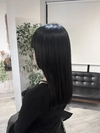 はしもとひより/ 艶カラー/ストレートのヘアスタイル