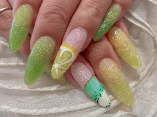 ネイル ネイル ティアラのネイルデザイン