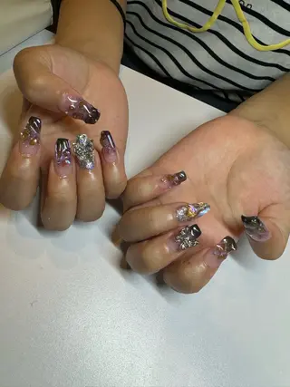 ネイル 濱岡 咲のネイルデザイン