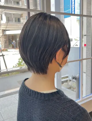 ショート カラー 🦩レイヤー|透明感 カラー🦩makoのヘアスタイル