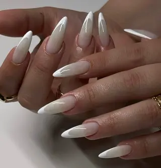 ネイル 高木 維麗絲のネイルデザイン