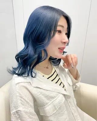 セミロング shiro　mlife所属・山岡 拓也のヘアスタイル