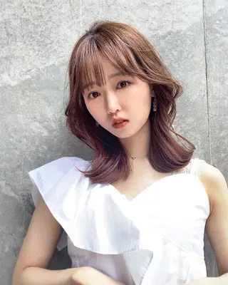 ミディアム レイヤー専門家 ダブルカラー修のヘアスタイル