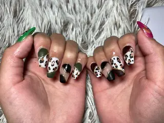 ミディアム ネイル ✴︎ Delightのネイルデザイン