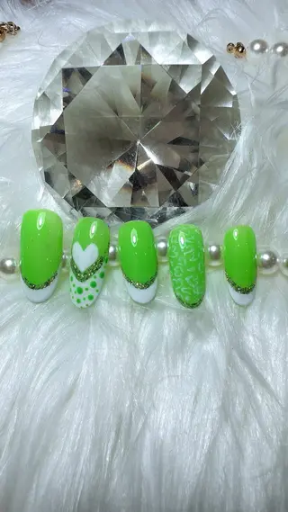 ネイル beauty park partage所属・藤 井のネイルデザイン