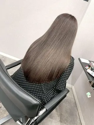 ロング カラー N゜jillva ナンバージルバのヘアスタイル