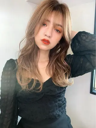 カラー レイヤーカット、 大人可愛い　中村美羅のヘアスタイル