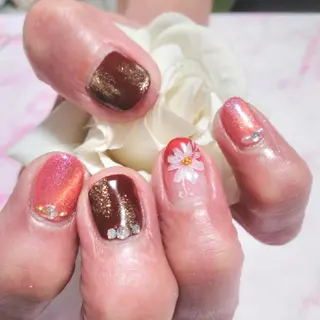 ネイル エステとネイル ローズコンフォートのネイルデザイン