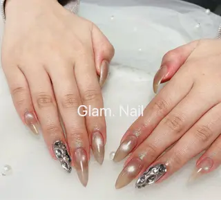 ネイル Glam nail salon所属・リ ナのネイルデザイン