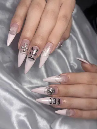 ネイル LEELA NAIL STUDIO所属・LEELA NAIL STUDIOのネイルデザイン