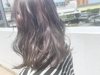 ミディアム カラー 佐々木 優衣のヘアスタイル