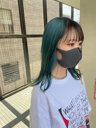 ミディアム 大内 志穂のヘアスタイル