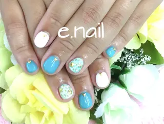 ネイル e.nail所属・和賀井 恵理のネイルデザイン