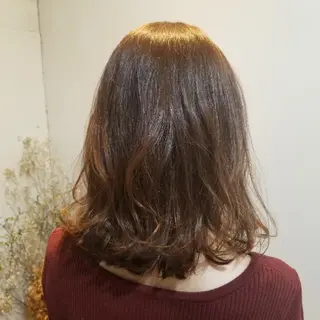 ミディアム salowin渋谷kitaya park前所属・RIKA韓国ヘア/く びれヘア/上品カラーのヘアスタイル