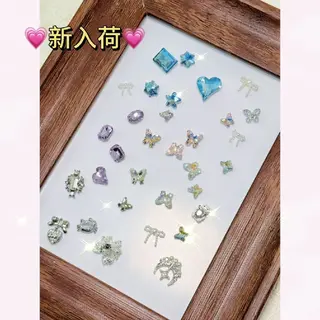 ネイル グロー ネイルのネイルデザイン