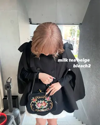 カラー ミルクティーベージュ ブリーチ🖤サヤカのヘアスタイル