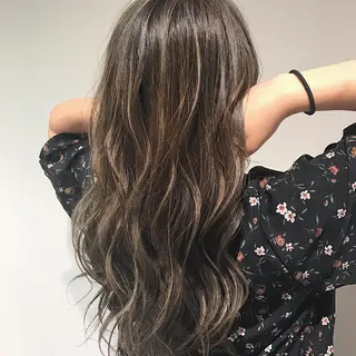 ロング カラー ヘアアレンジ Zina渋谷エリア マネージャShionのヘアスタイル