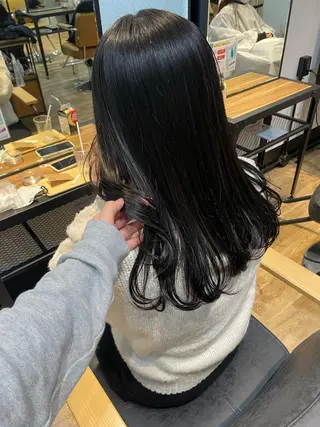 セミロング Megu/ベージュ/ 透明感カラーのヘアスタイル