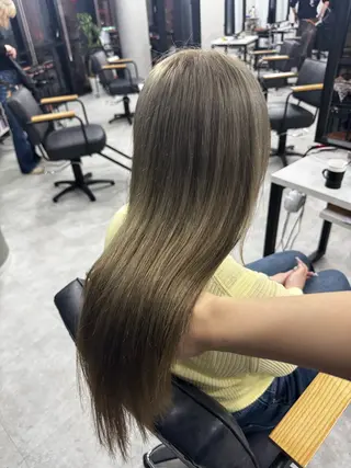 ロング カラー 赤み無し柔らかカラー 【梅田】madokaのヘアスタイル